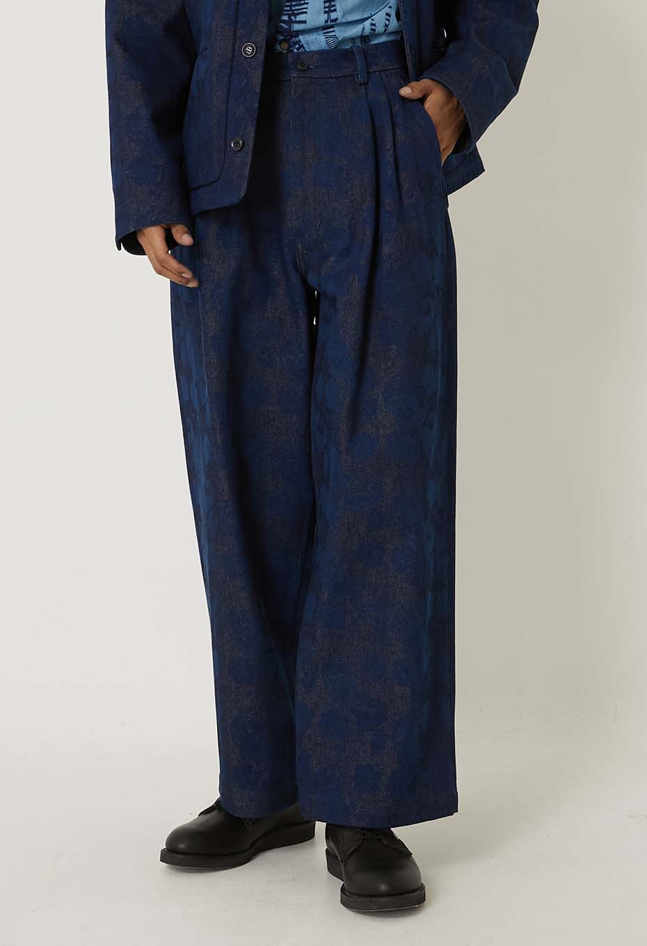 Chukubatsu Denim Tsujigahana Tuck Wide Pants - INDIGO