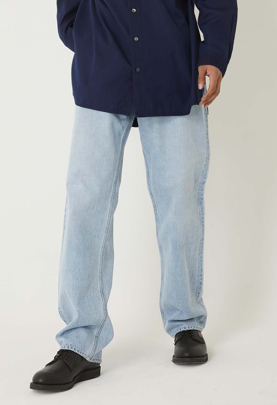 アカミミデニム ウォーンアウト ストレートジーンズ - ONE