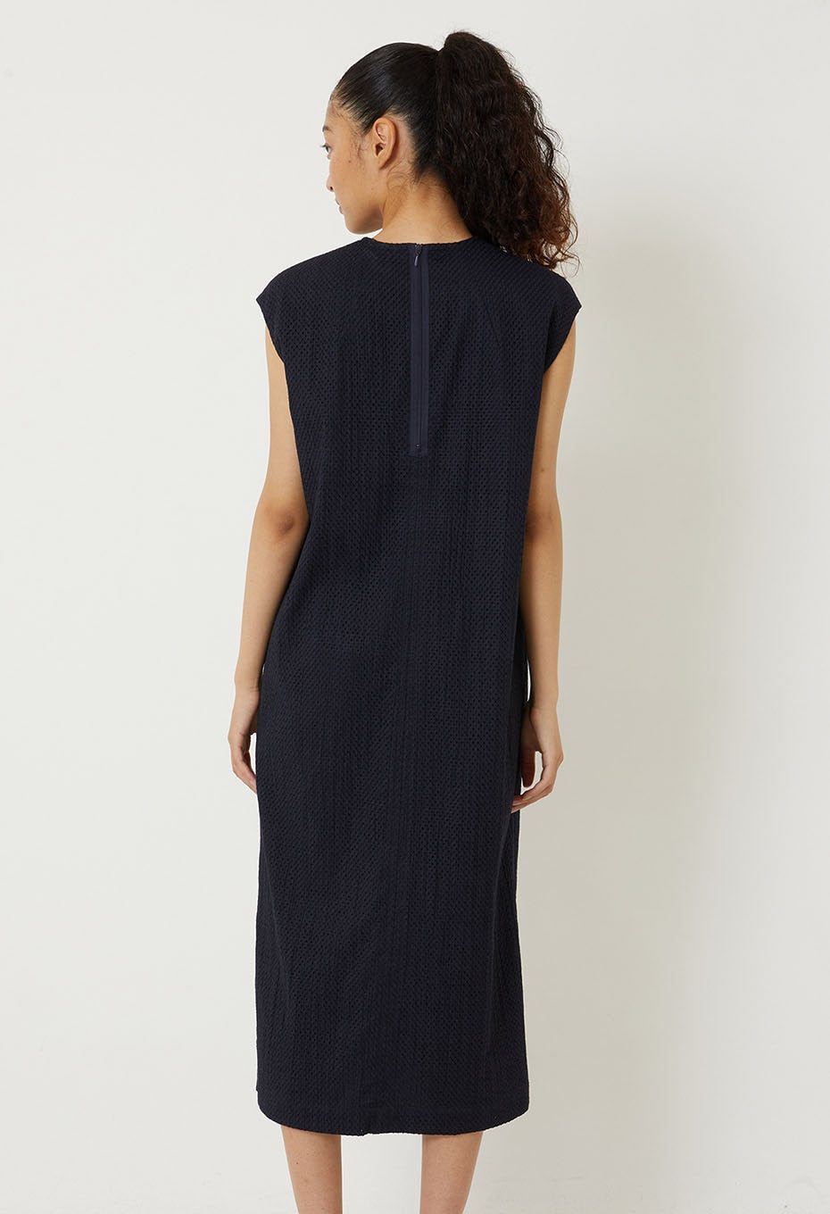 マイヤーレース スリットネックワンピース - DARK NAVY