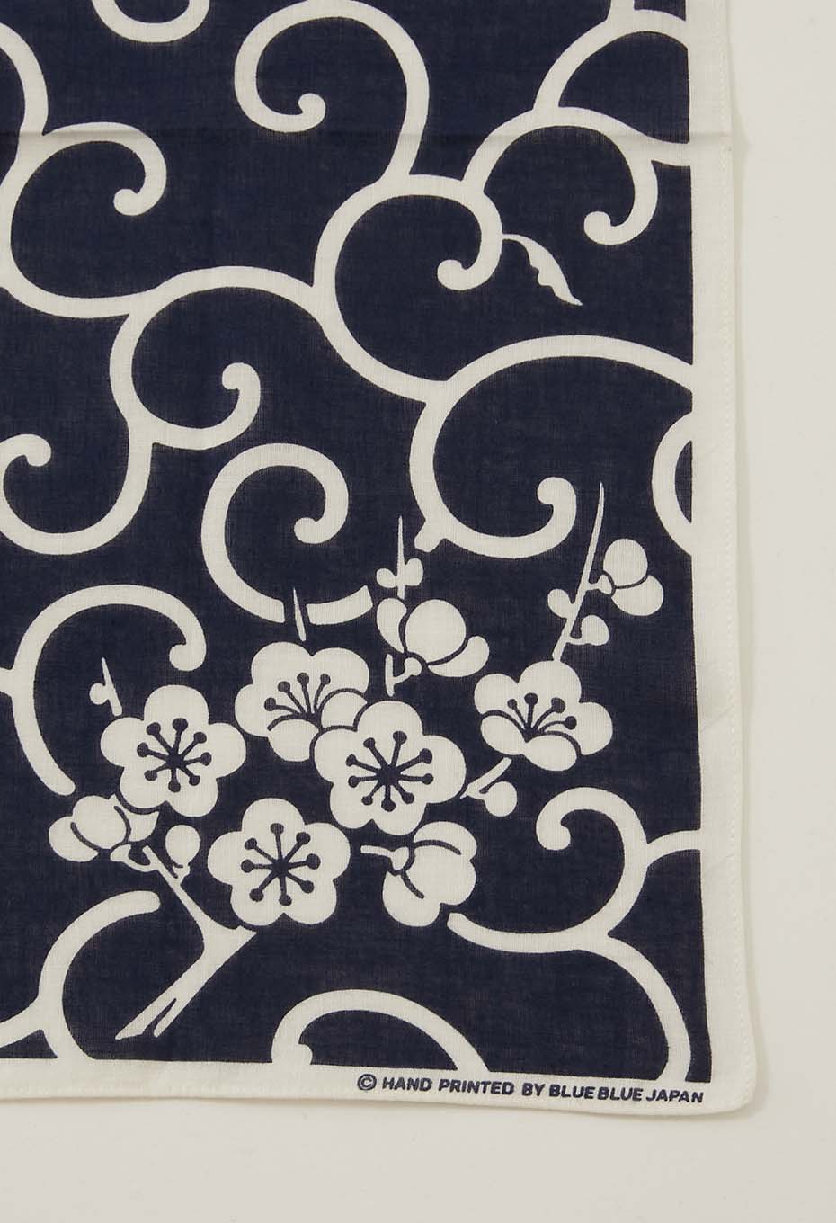Karakusa Shochikubai Bandana - DARK NAVY