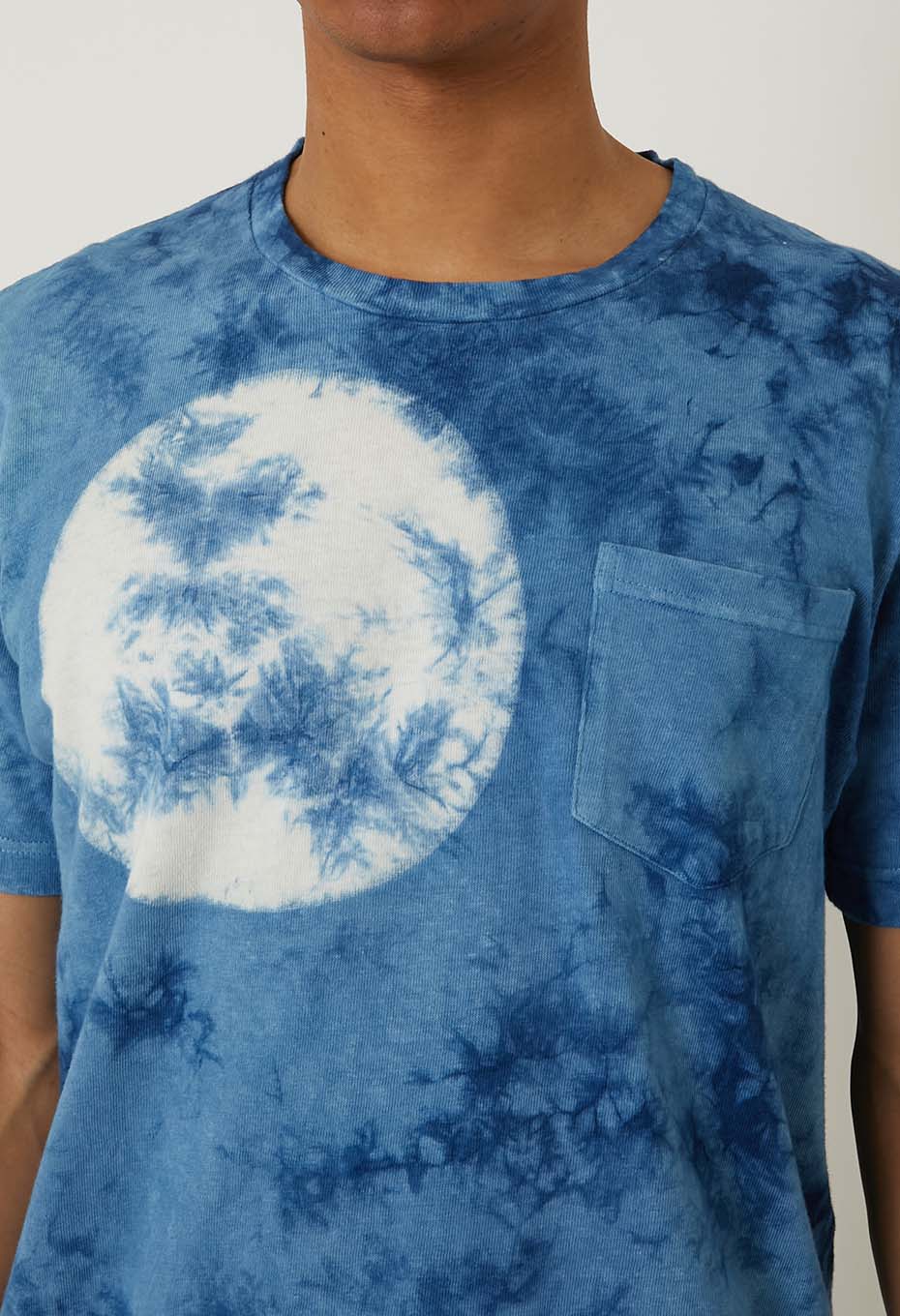 ホンアイ クモガカルツキ イタジメ Tシャツ - INDIGO