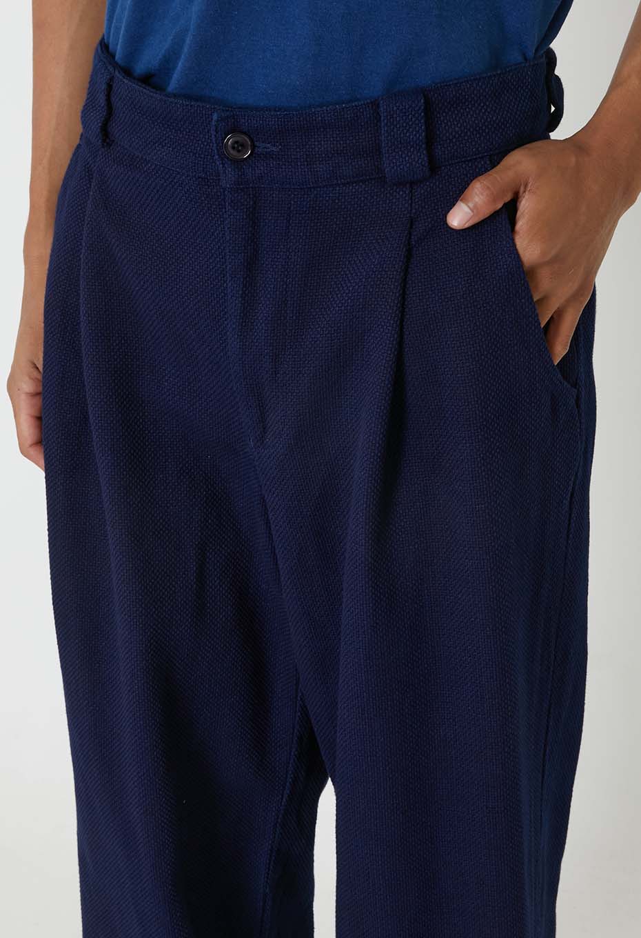 ホンアイニジュウオリサシコ タックワイドパンツ - INDIGO