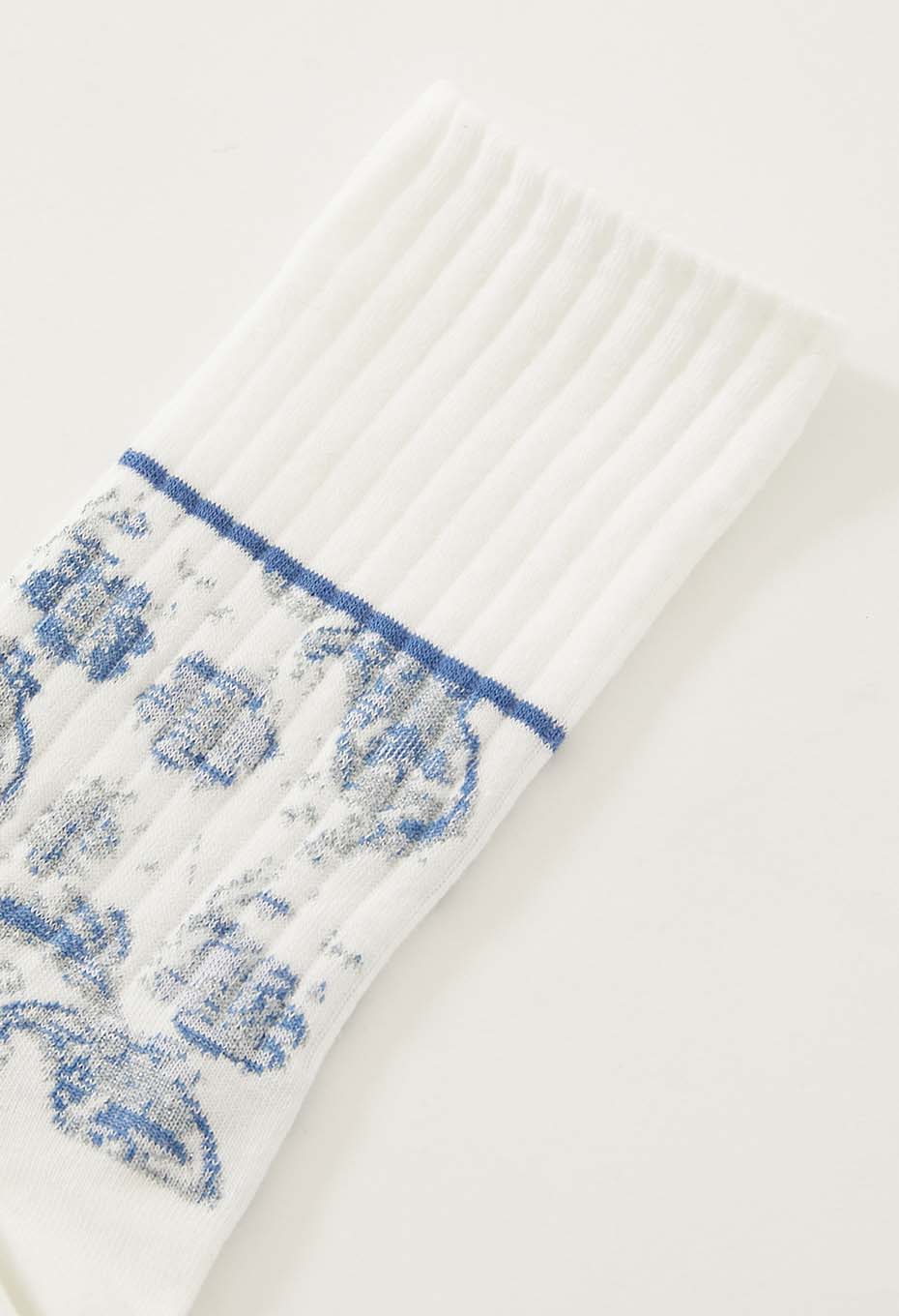 Tsujigahana Jacquard Socks - WHITE