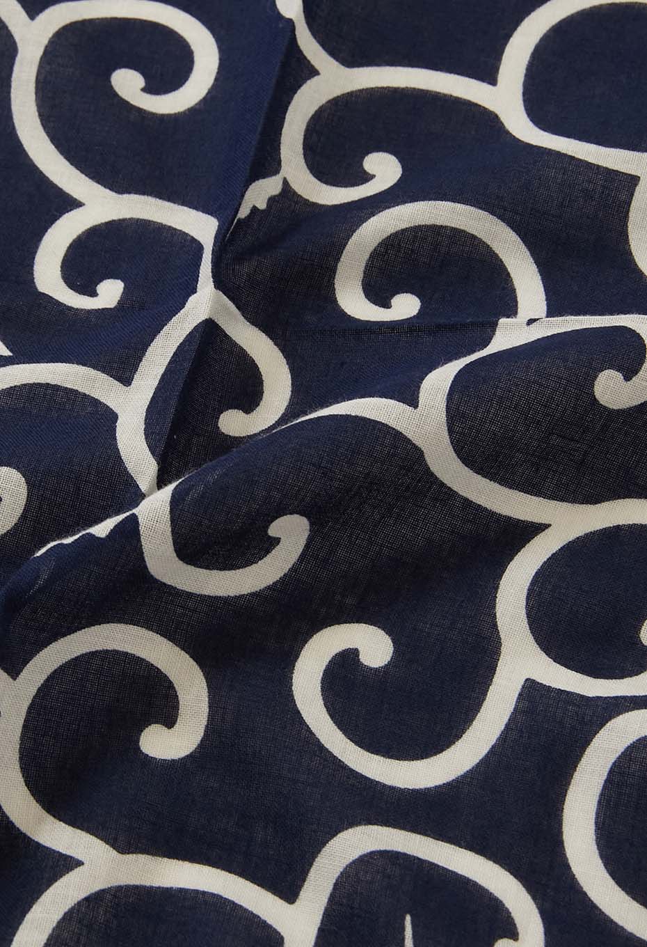 Karakusa Shochikubai Bandana - DARK NAVY