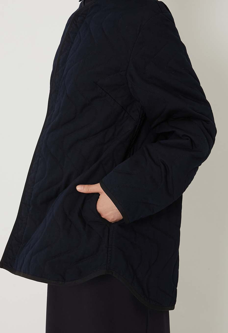 インディゴナイロンサテン カゼナミ キルトジャケット ウィメンズ - INDIGO