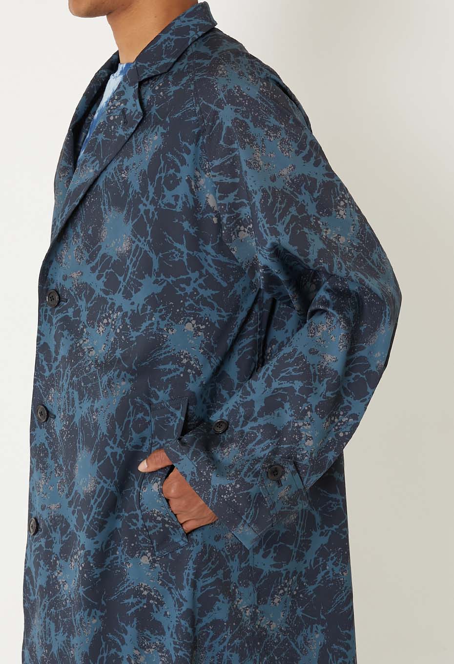 ショウカテンシャガラスプリント チェスターコート - NAVY