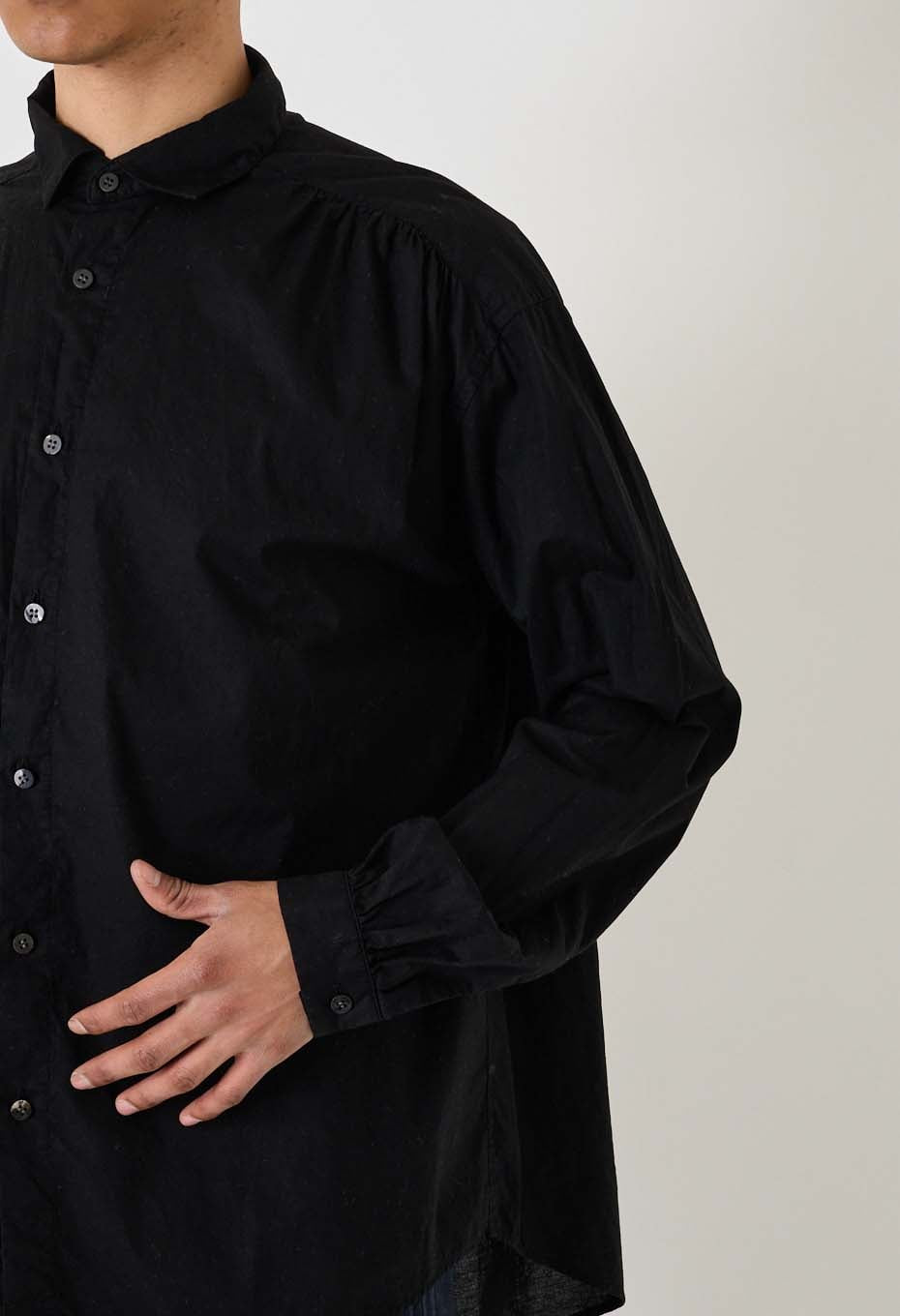 Kyokurozome gathered shirt - BLACK