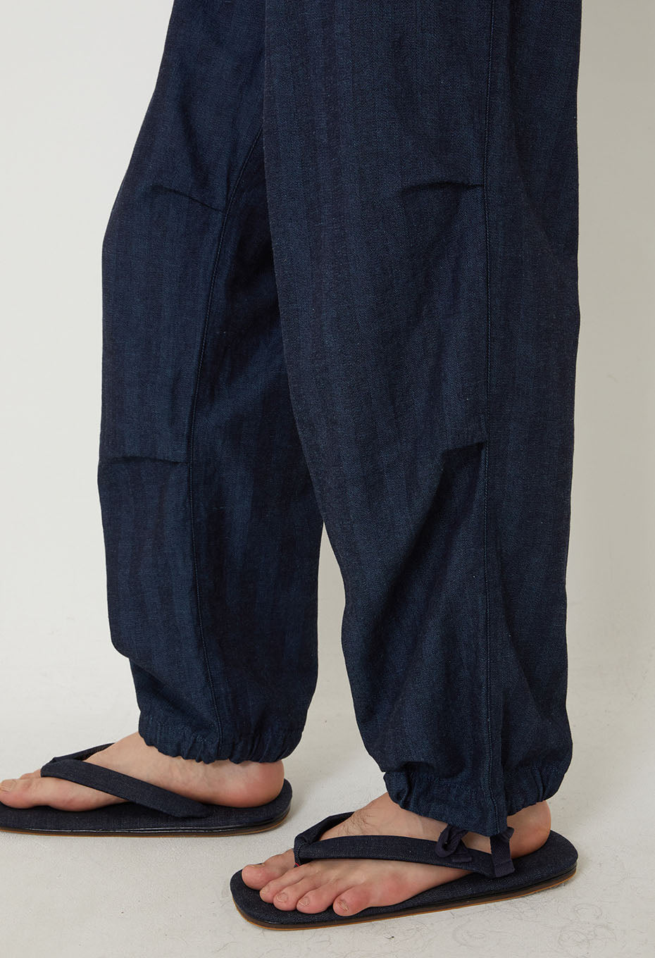 インディゴミックスヘリンボーン ニータックパンツ - INDIGO