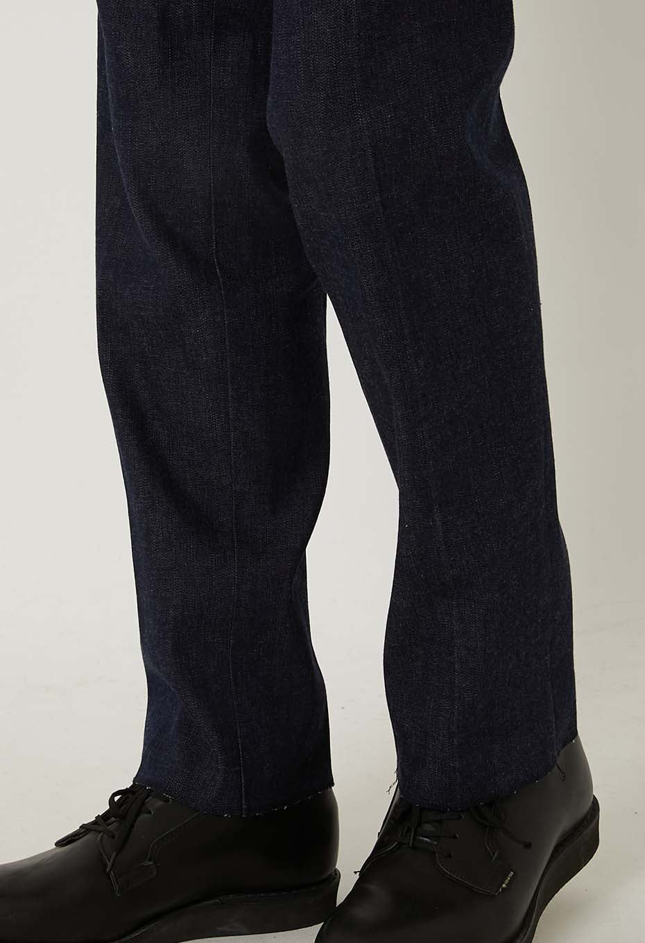 ウォッシュストレッチデニム トラウザーズ - INDIGO