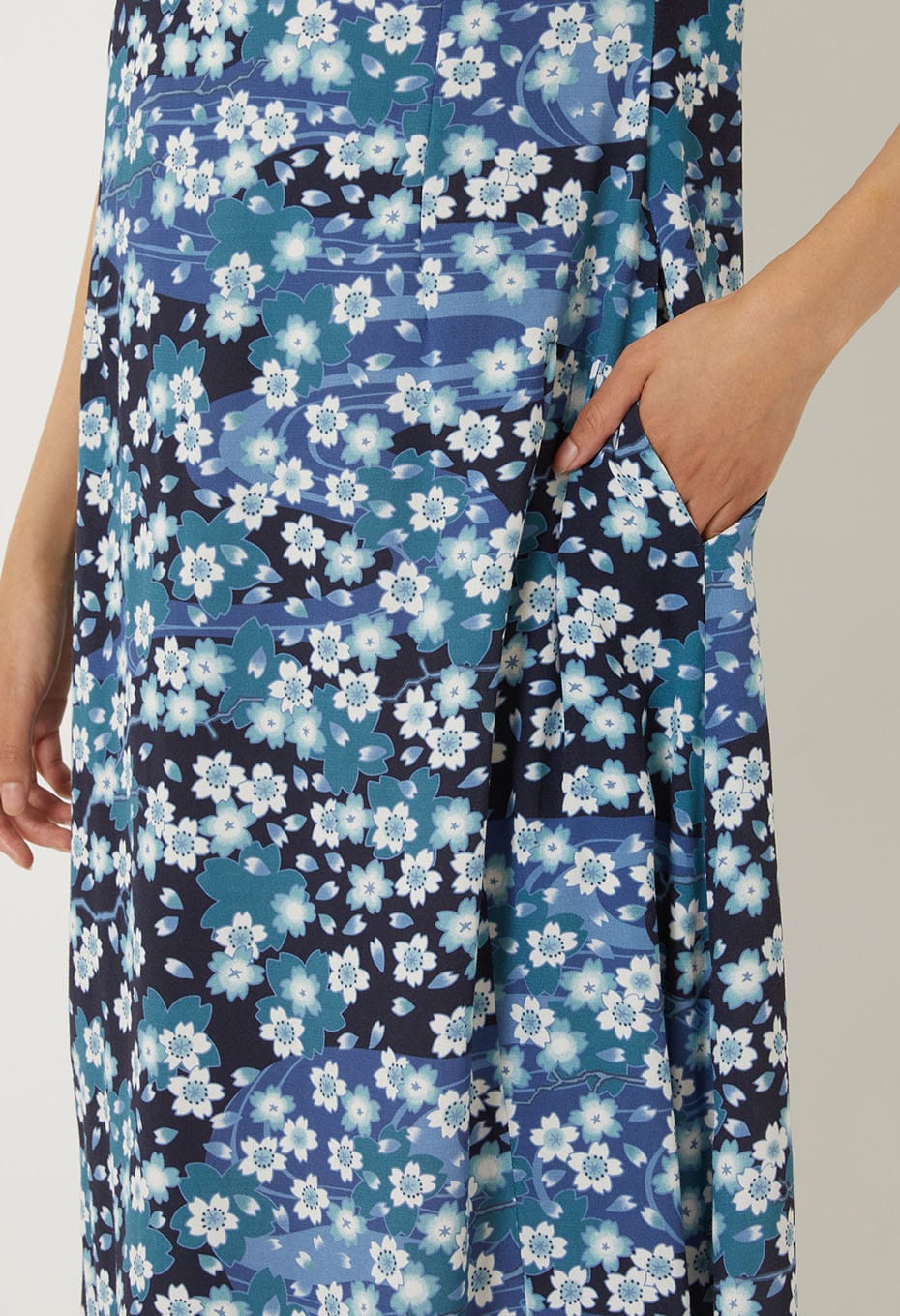 Sakura Nagare Sleeveless One Piece - DARK NAVY