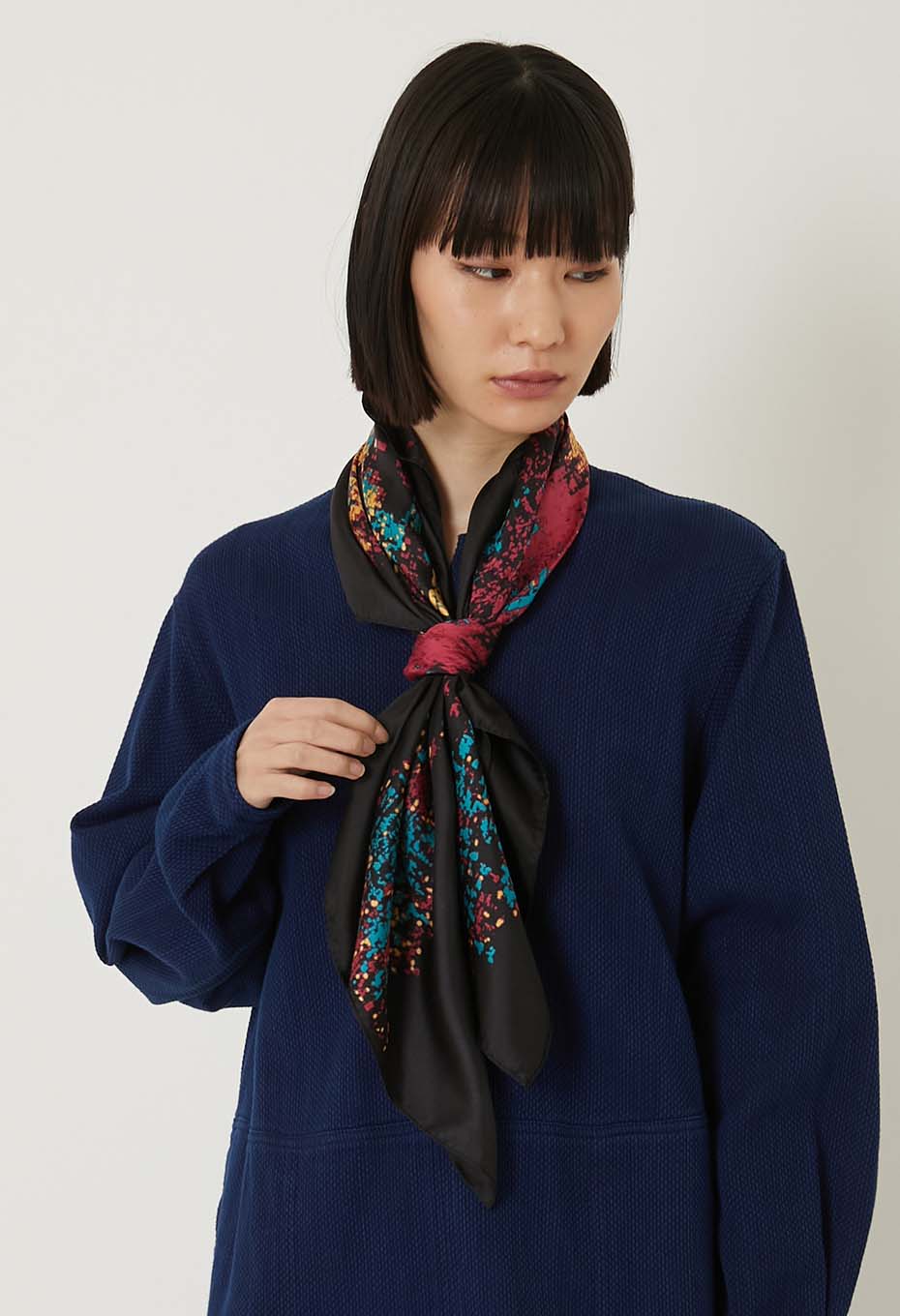 Tsujigahana coot silk scarf - BLACK